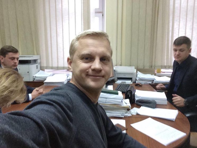 Правоохранители сообщили Шабунину о подозрении в "избиении журналиста"