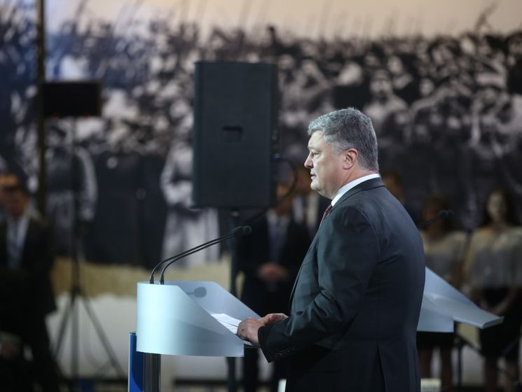 Порошенко призвал украинские СМИ предлагать меры по противодействию фейковым новостям