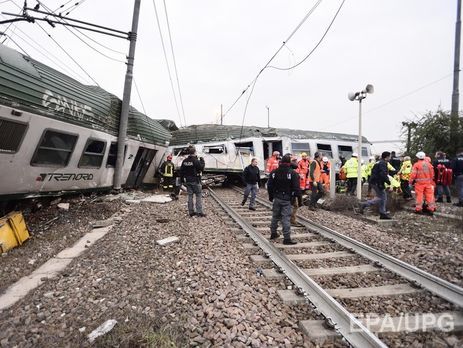 В Италии сошел с рельсов пассажирский поезд, есть погибшие