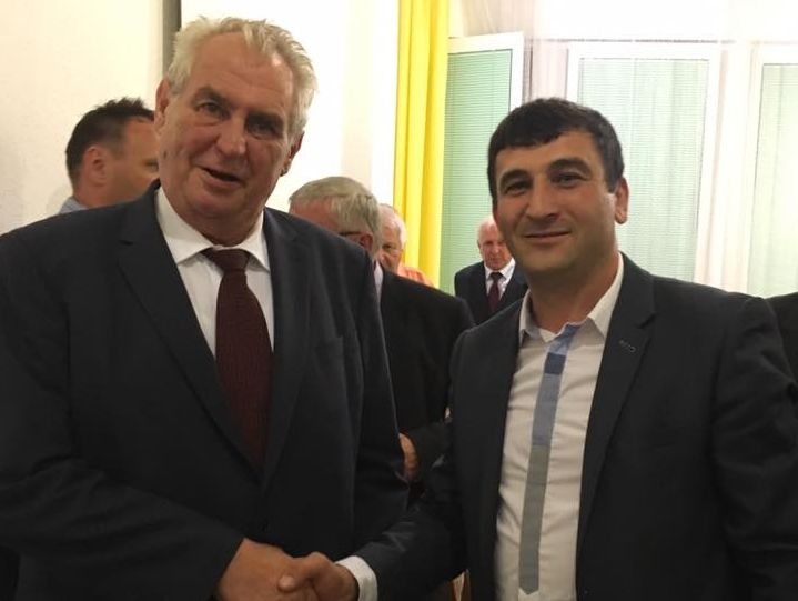 Президент Чехії підтримує тісний контакт із борцями за автономію русинів – ЗМІ