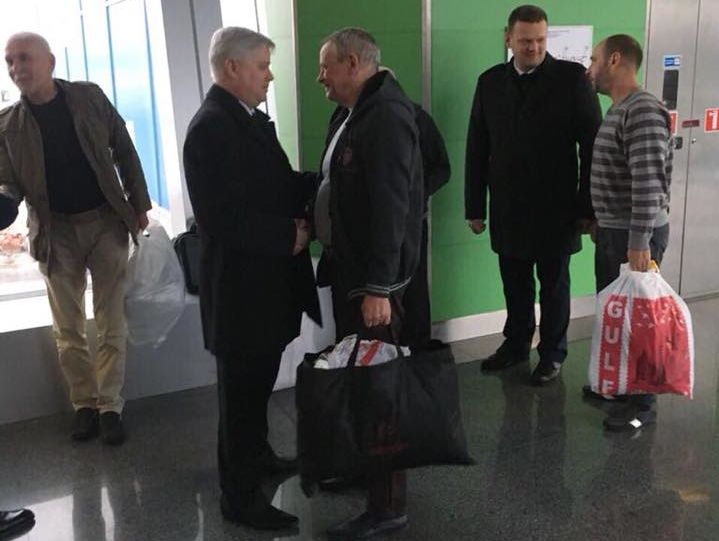 Из многолетнего плена в Ливии освобождены четыре украинца – Порошенко