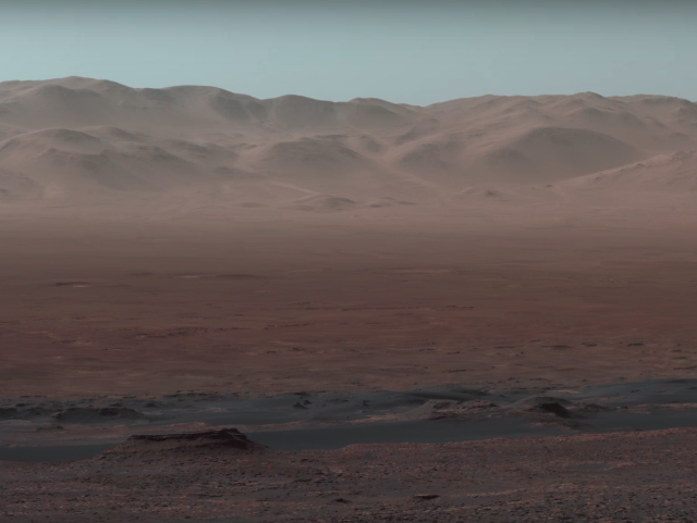 NASA показало видео панорамы Марса, смонтированное из снимков марсохода Curiosity. Видео