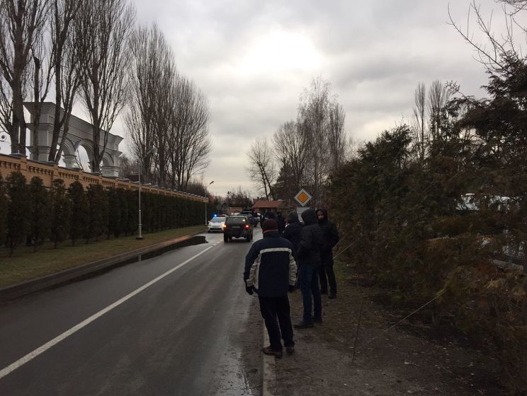 Митинг возле дома Порошенко в Козине прошел без нарушений порядка – полиция