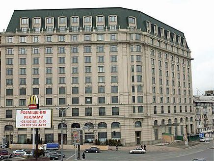 Сакварелидзе заявил, что под гостиницу, где находится Саакашвили, пришли сотрудники "Альфы"