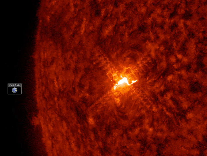 NASA опубликовало фото вспышки на Солнце