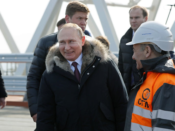 Путин приехал в аннексированный Крым