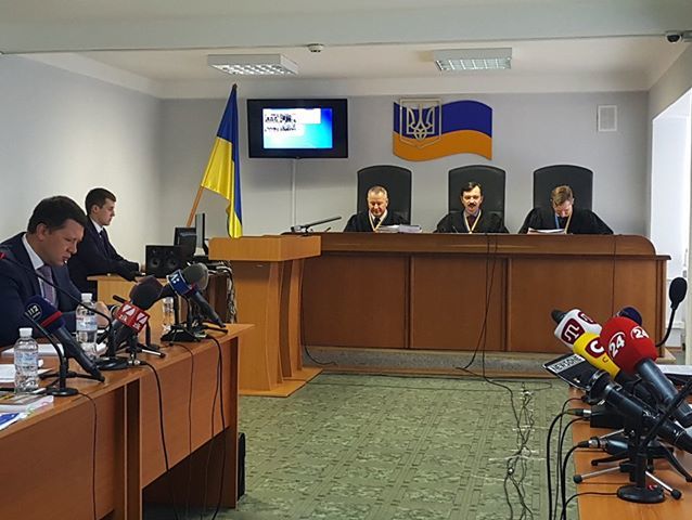 Адвокаты Януковича хотят допросить одного из своих свидетелей по видеоконференции из Минска из соображений безопасности