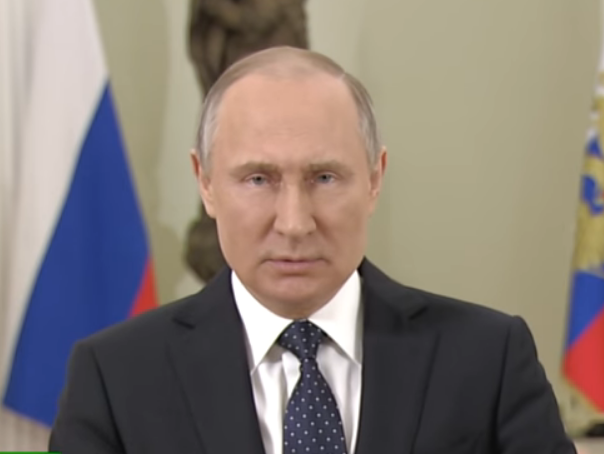 Путин призвал не уклоняться от голосования на выборах. Видео