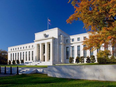 Федеральна резервна система США підвищила головну ставку
