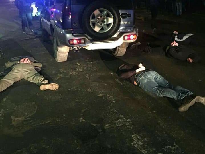 В Івано-Франківську сталася стрілянина в нічному клубі, двох людей поранено, 11 затримано