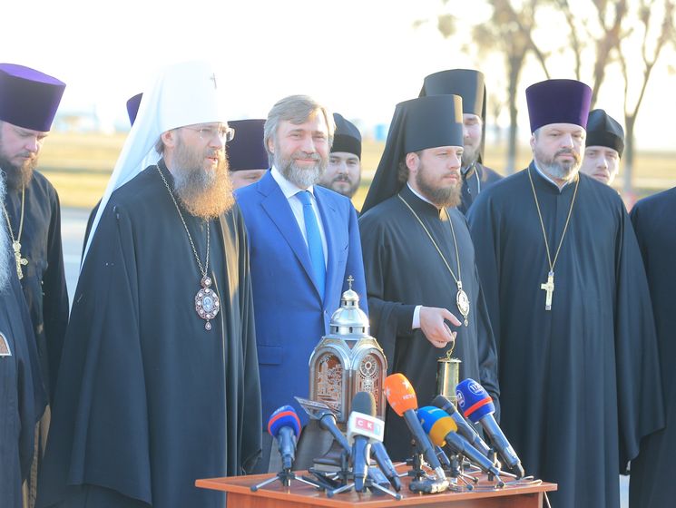 Благодатный огонь в Украину привезли митрополит Антоний и Новинский