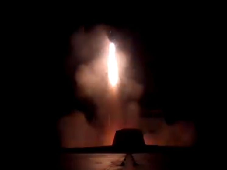 Министр обороны Франции опубликовала кадры запуска ракет по Сирии. Видео