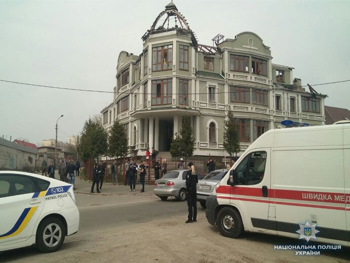 Біля "будинку Арбузова" в Києві сталася стрілянина, постраждало дві людини