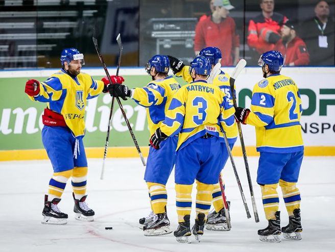 Хоккейная сборная Украины стартовала на чемпионате мира с победы