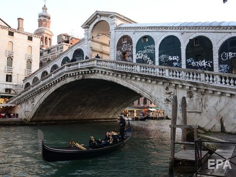 В Венеции установили турникеты, чтобы контролировать потоки туристов