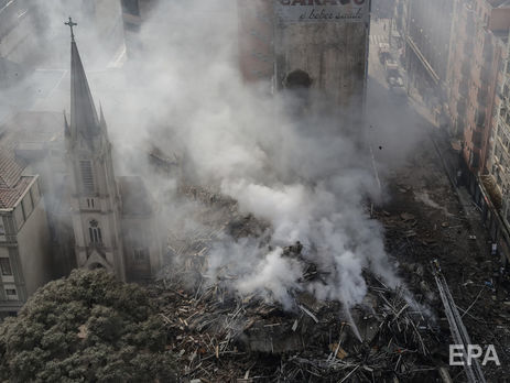 В Сан-Паулу 44 человека не найдены после обрушения горевшей высотки. Фоторепортаж