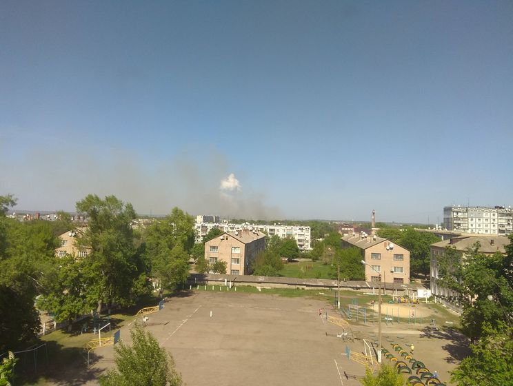 Пожежа на складах боєприпасів у Балаклії: вибухи припинилися. Онлайн трансляція