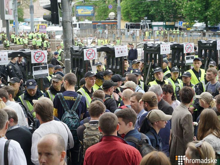 Поліція затримала 24 людей в Україні за використання забороненої символіки під час акцій до Дня Перемоги
