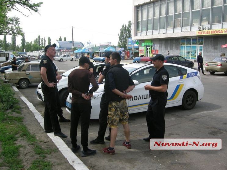 Полиция в Николаеве задержала двух военнослужащих, устроивших стрельбу на автовокзале