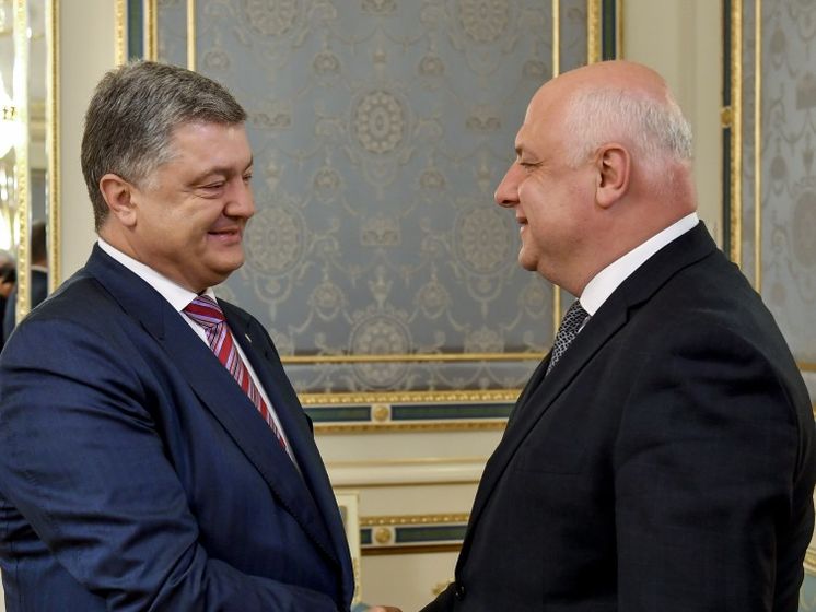 Порошенко предложил, чтобы страны ЕС взяли шефство над городами украинского Донбасса