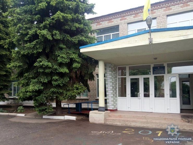 У школі Донецької області невідомий розпорошив сльозогінний газ