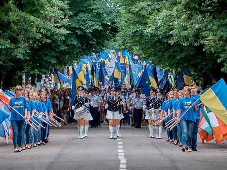 В Покровске Донецкой области отпраздновали День Европы в Украине. Фоторепортаж