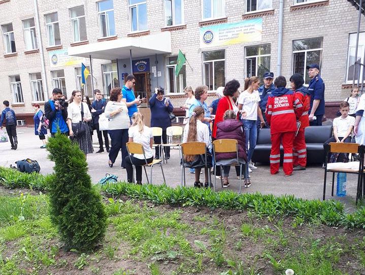 Отравление детей в Харькове. Спасатели не обнаружили опасных веществ в школе – ГСЧС