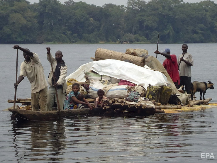 У ДР Конго перекинувся човен, потонуло 49 осіб