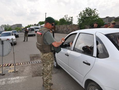 ﻿На окупований Донбас прямував автомобіліст із георгіївською стрічкою і символікою 