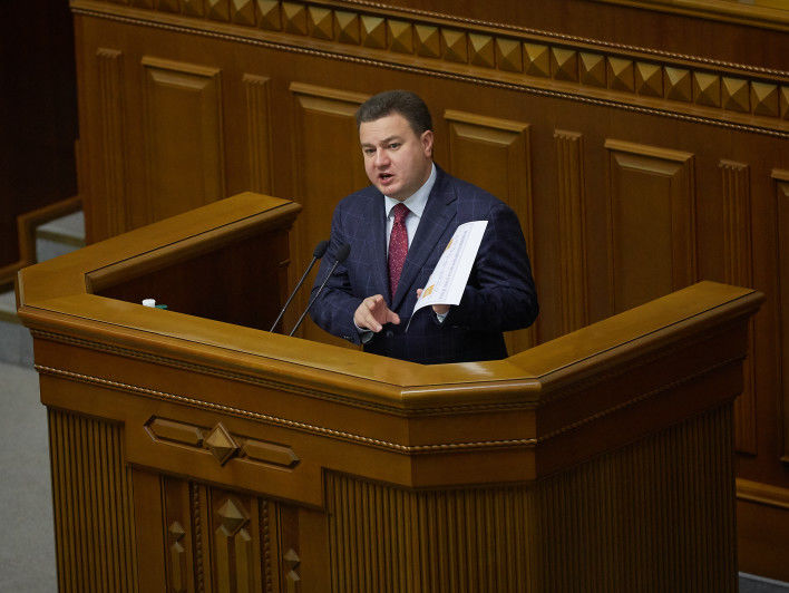 Партия "Відродження" хочет заслушать в парламенте отчет министра обороны о покупке квартир для военных