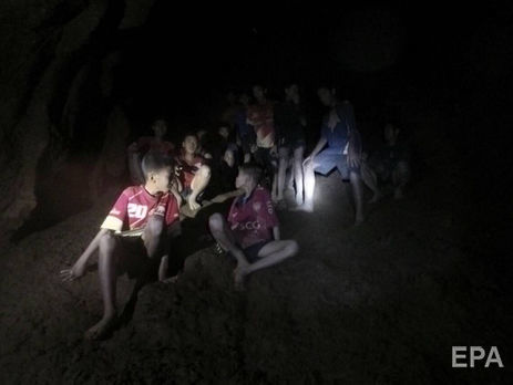 В Таиланде погиб спасатель, который доставлял детям в затопленную пещеру кислород