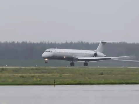 В Борисполе совершил аварийную посадку самолет со 180 пассажирами на борту