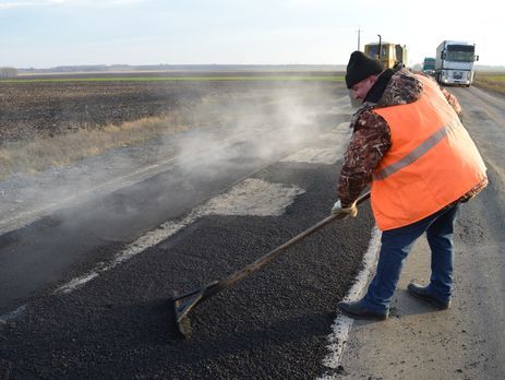 В "Укравтодоре" заявили, что состояние 95% украинских дорог не соответствует нормам