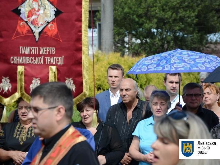 Власти Львова выплатят по 2 тыс. грн родственникам жертв Скниловской авиакатастрофы