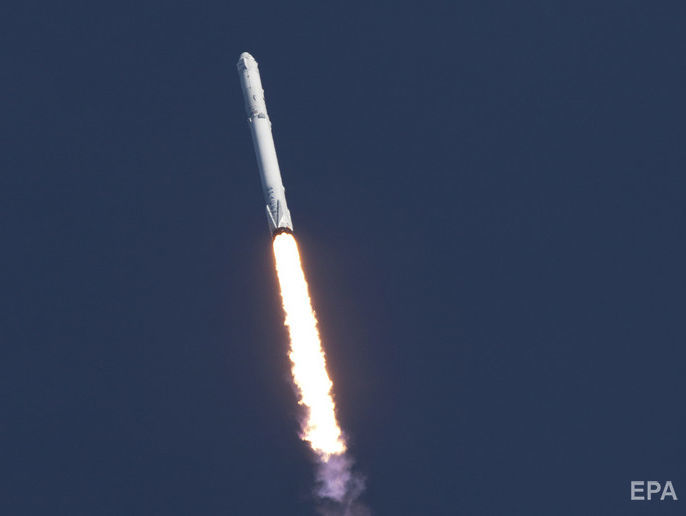 SpaceX запустила ракету Falcon 9 с 10 спутниками
