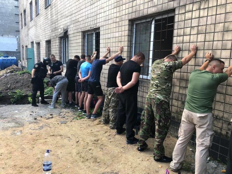 ﻿Поліція затримала 21 людину під час спроби рейдерського захоплення ПП "Бетон-Одеса"