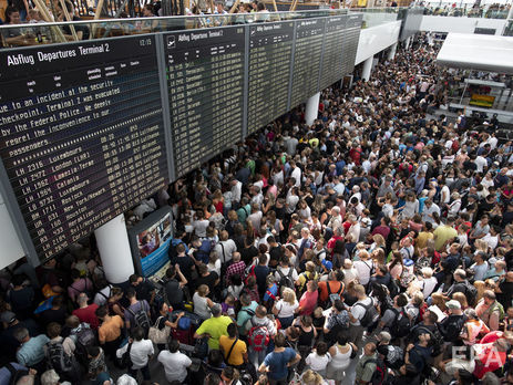 Скасування рейсів торкнулися понад 30 тис. пасажирів