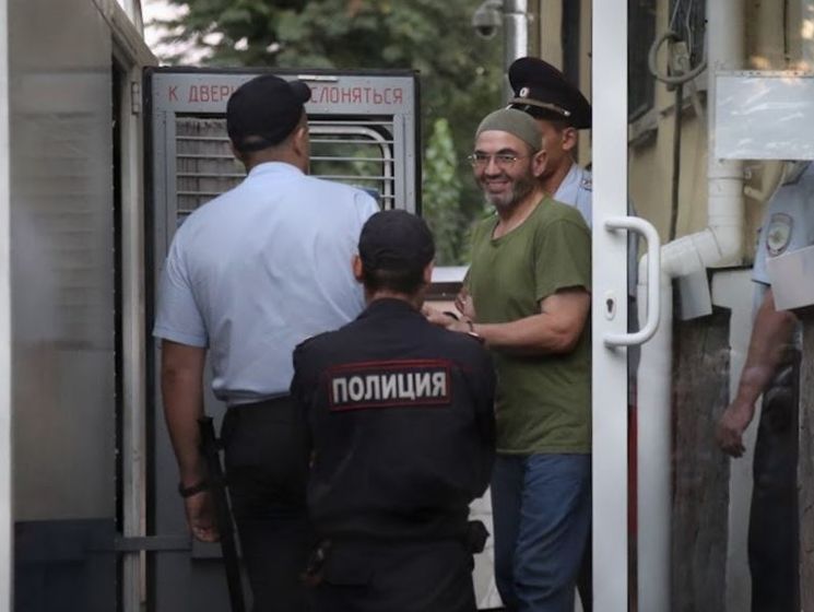 ﻿В окупованому Сімферополі продовжили арешт чотирьом фігурантам справи "Хізб-ут Тахрір"