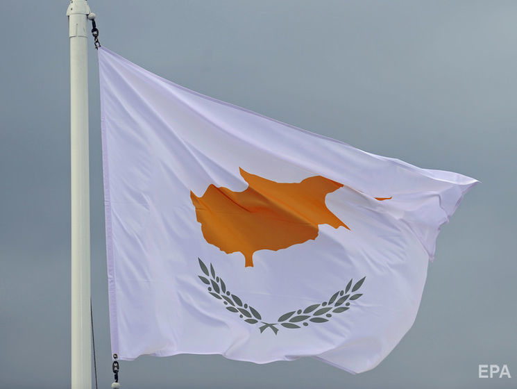 На Кипре заморозили активы Дерипаски и Вексельберга – минфин США