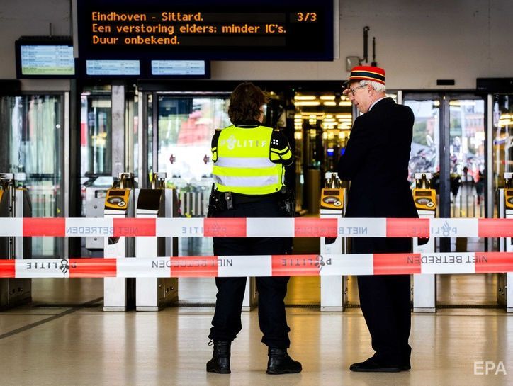 В полиции заявили, что напавший с ножом в Амстердаме имел "террористические мотивы"