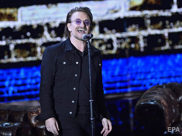 Солист группы U2 потерял голос на концерте, выступление пришлось отменить