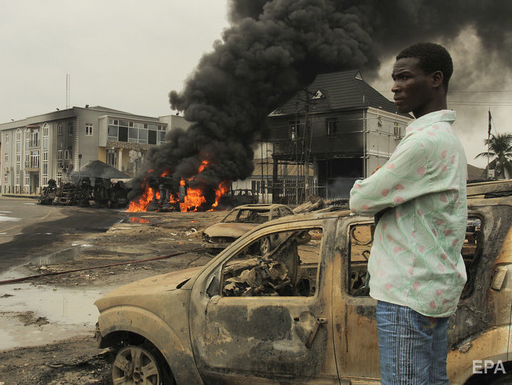 В Нигерии взорвалась цистерна с газом, погибло по меньшей мере 35 человек