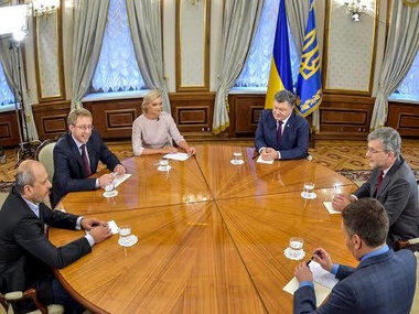 Порошенко выступил за пропорциональную систему с открытыми списками на парламентских выборах