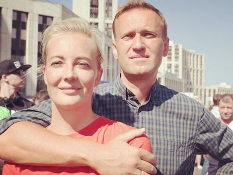 ﻿Дружина Навального про Золотова: Вирядився чи то як генерал латиноамериканської хунти, чи то як вождь племені Тумба-Юмба. Хоче показати, який він крутий