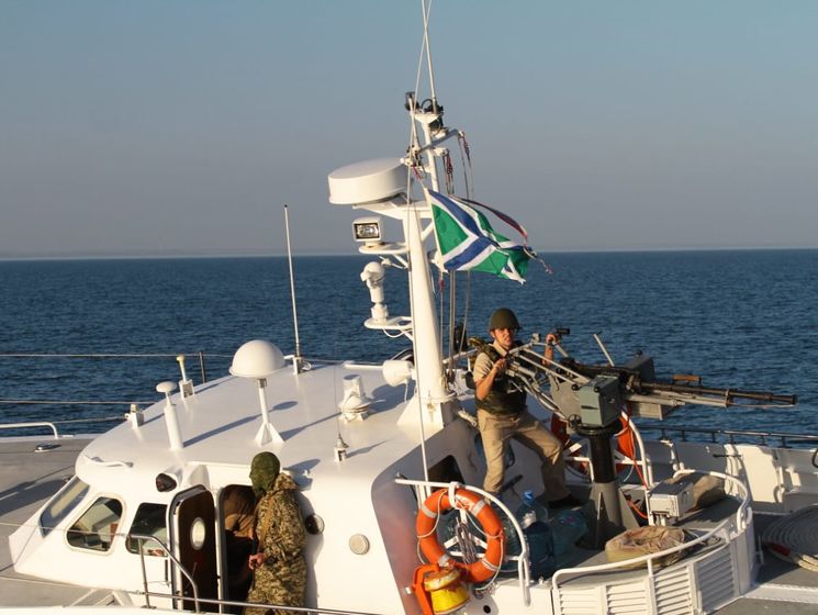 В Азовском море российский пограничный катер опасно маневрировал возле украинского катера морской охраны – Госпогранслужба