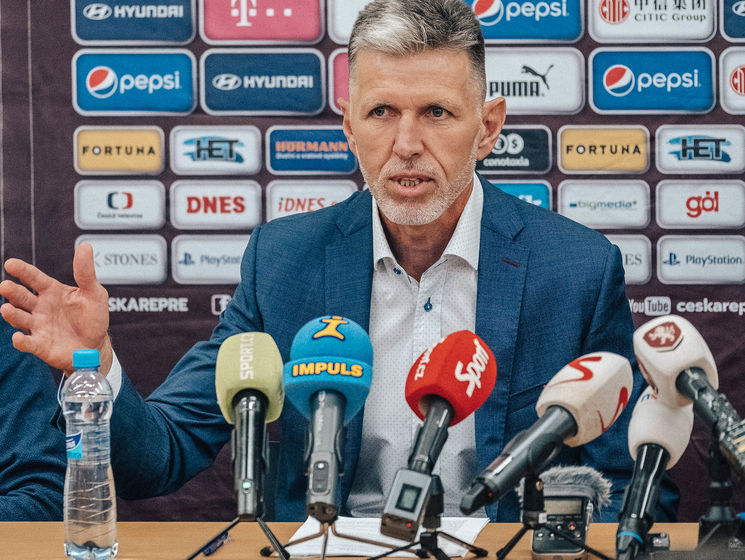 Сборная Чехии по футболу сменила тренера после поражения от Украины