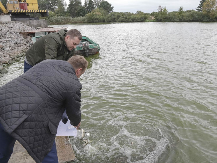 Максим Мартынюк: Сегодня впервые за семь лет зарыбливали Киевское водохранилище