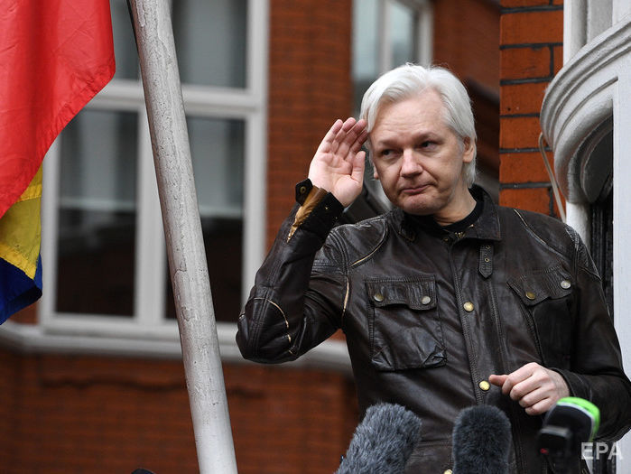 ﻿Ассанж покинув посаду головного редактора WikiLeaks через відсутність доступу до інтернету