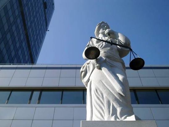Суд в Киеве постановил выдать исполнительные листы для взыскания с РФ компенсации структурам Коломойского