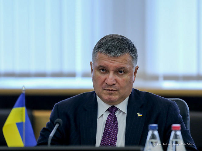 Аваков заявил, что "воры в законе" в Украине поддерживают связи со спецслужбами РФ и финансируют некоторых депутатов